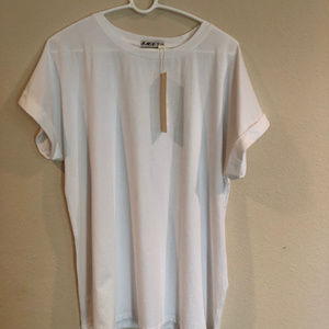 ☮️ 2/$15 ☮️ NWT Stretch white t-shirt